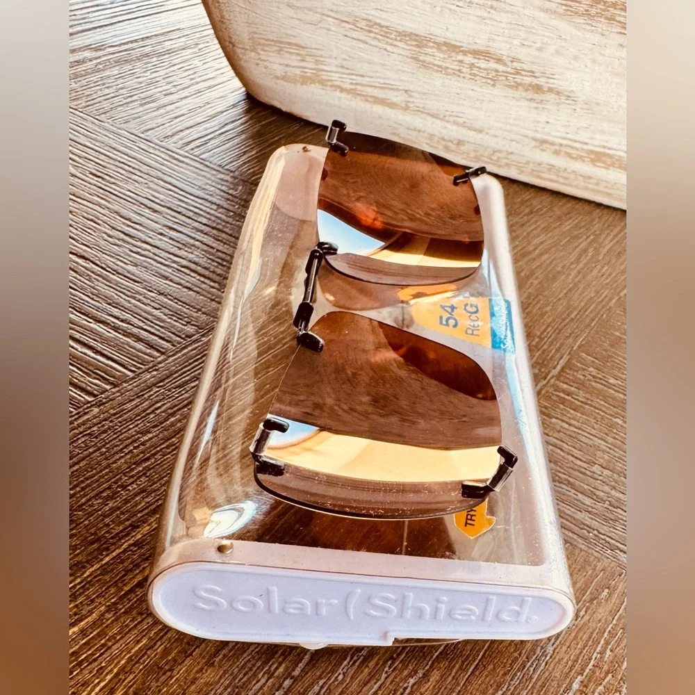 New Unisex Clip on polarized scratch resistant sunglasses with UVA/UVB protectio